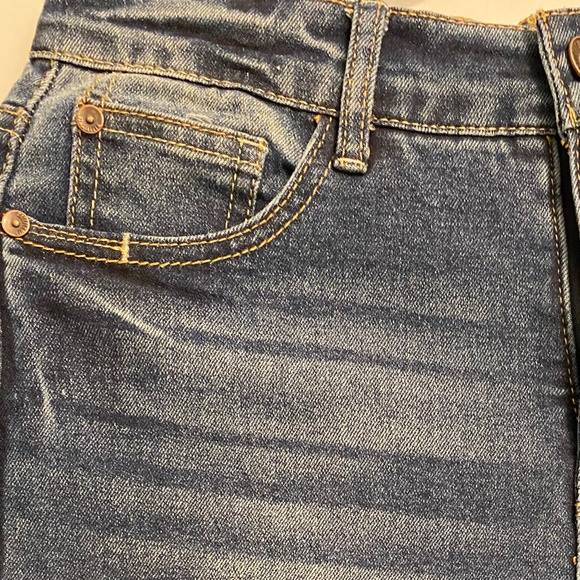 Wallflower Fearless Curvy Jeans - Picture 5 of 7